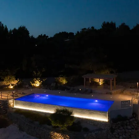 Infinity Truly Trulli וילה