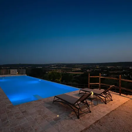 וילה Infinity Truly Trulli